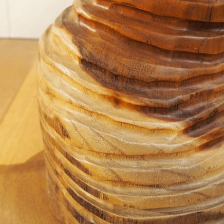 Wavy Stool チーク無垢材そのままが可愛い