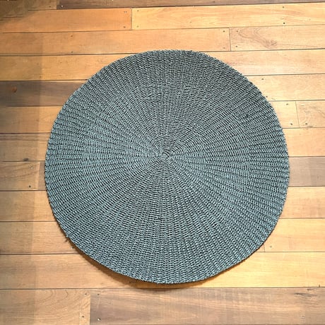グレーのラウンドラグ　φ100-120(cm)