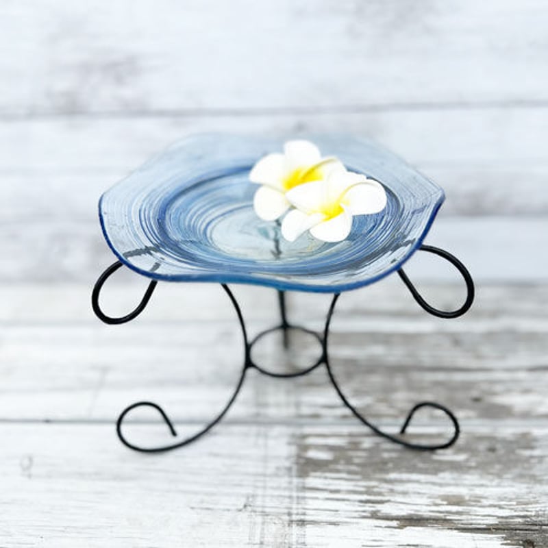 水色　ミスバハ風ガラス置物 　 透き通る水色　祈りと静けさを感じるインテリア バリガラス オブジェ ブルー 21cm 水盤 水蓮鉢 | インテリアショップPasar