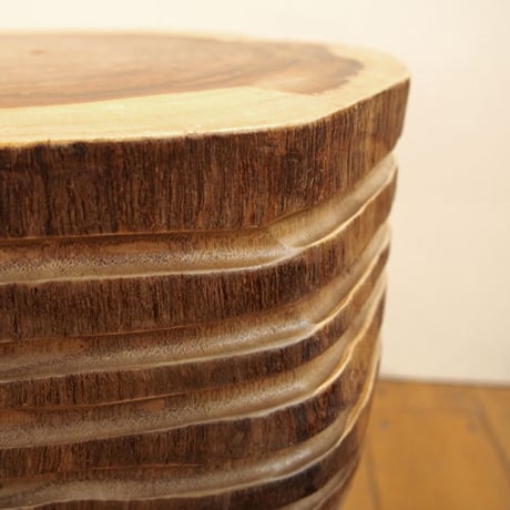 Wavy Stool チーク無垢材そのままが可愛い
