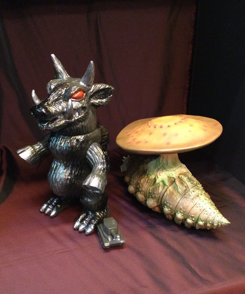 エトヤ製作堂/冬虫夏草イグドラドン＆護国怪獣・牛頭羅 富士開き