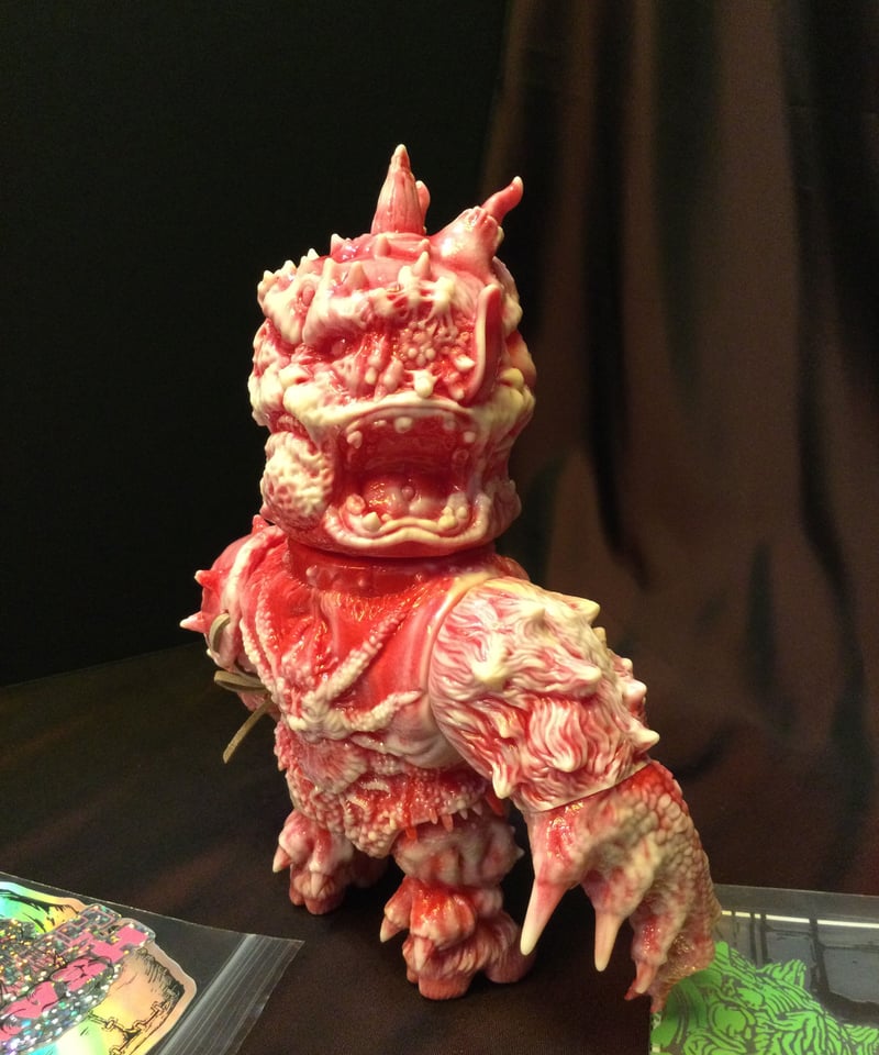 もうこやま・サイクロプス（赤マーブル） | スタチューギャラリー