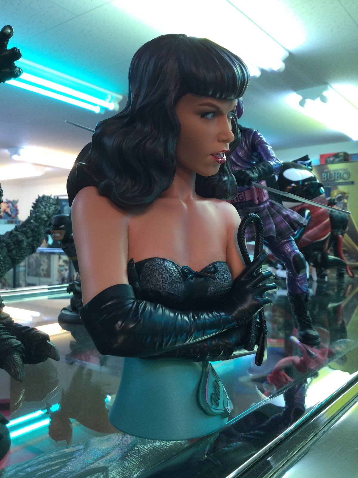 Bettie Page:QUEEN OF PINUPS. 3/4 | スタチューギャ