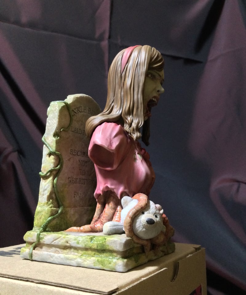 ガレージキット？　ホラー系？ LIVING DERD GRRVE/メグミクス・ガレージキット塗装完成品