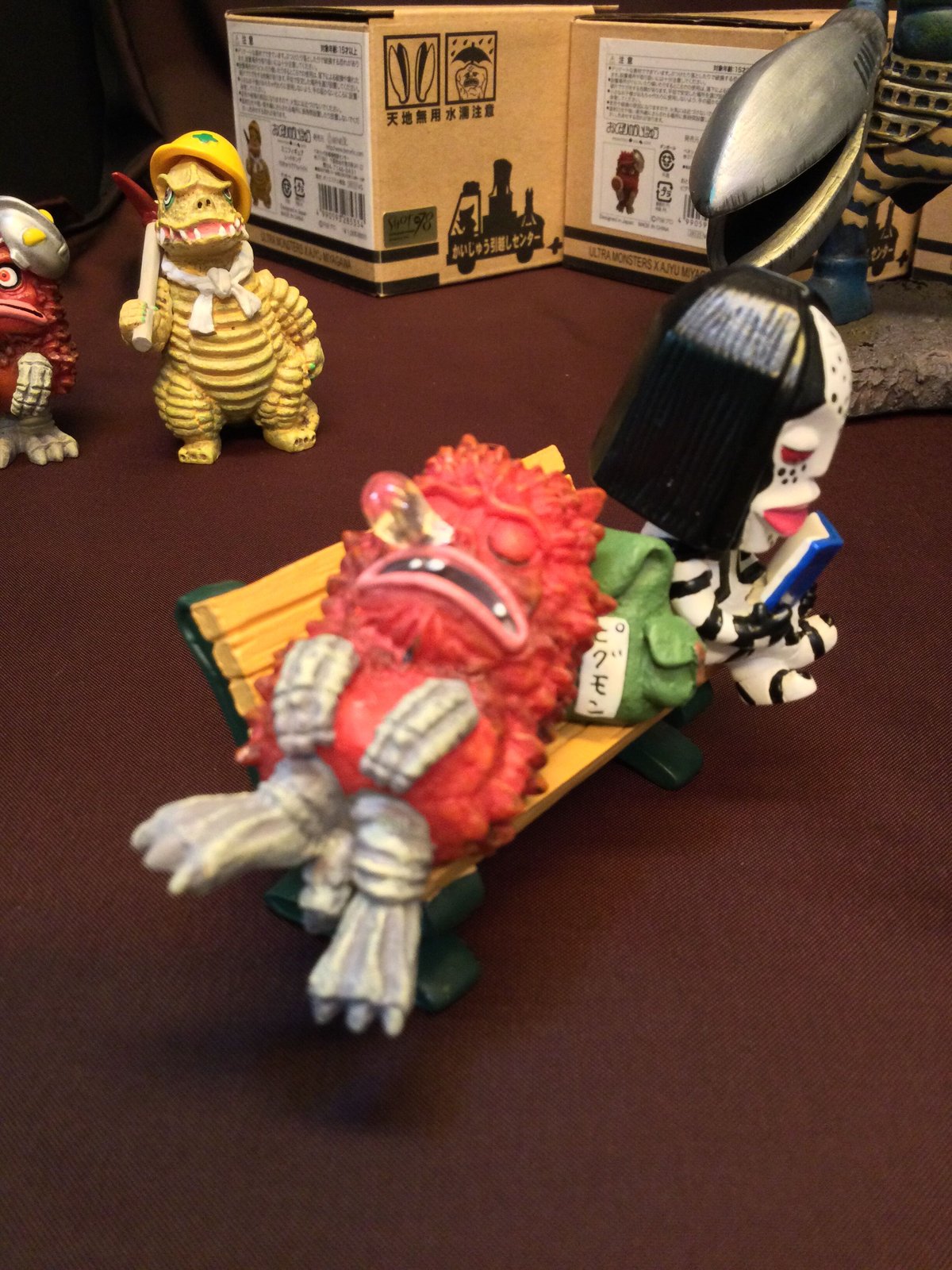 おとなりのかいじゅうフィギュア/バルタン星人 &情景セット