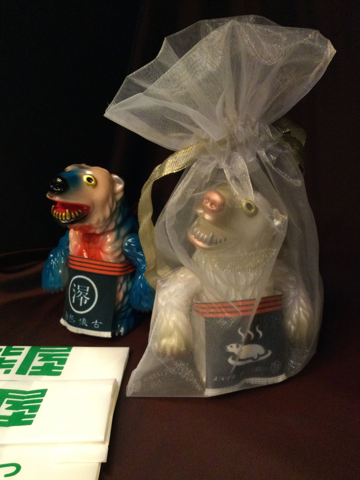 白熊屋ソフビ 白熊屋/ソフビ人形・シロクマンデ2色セット（酒屋前掛け付
