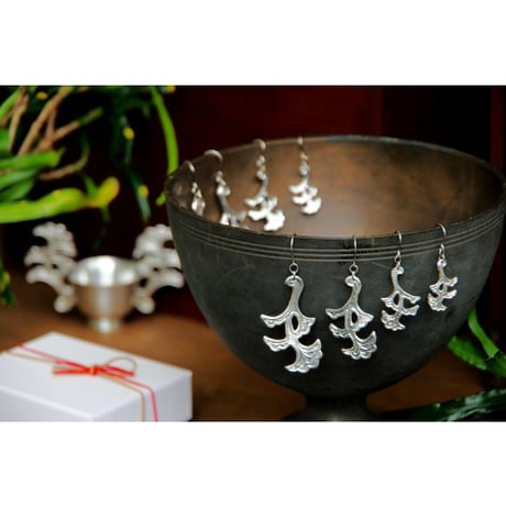 耳盃ピアス/イヤリング｜金細工まつ