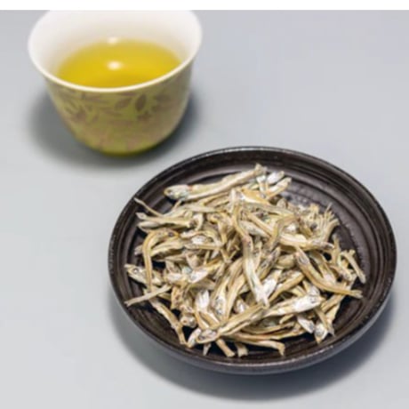 【植田鰹節店】食べるにぼし 70g ～そのまま食べる小さな煮干です～ 【信州・松本/長野県】濃い/煮干し/国内産いわし/かたくちいわし/だし/出し汁/信州土産 [食品][7833-1]