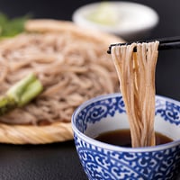 蔵のむこう　匠の手打ちそば4人前[冷蔵]【日付指定不可・産地直送・送料込・同梱・配送日指定不可】※熨斗紙【お中元】のみ