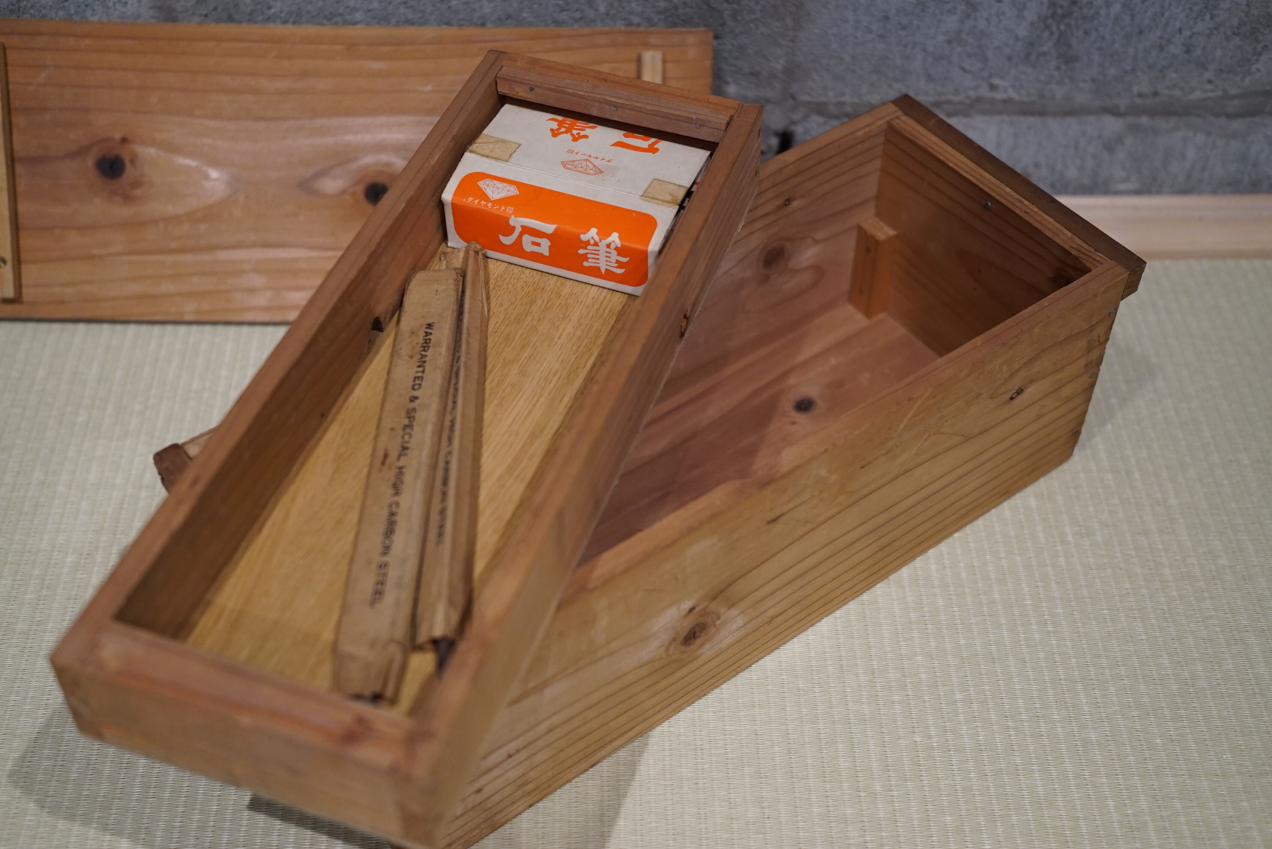 道具箱　工具箱　木箱　レトロ　　アンティーク　大工さん　古道具　大工箱 木製 original