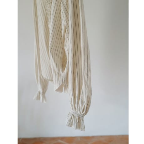 LEI BLOUSE / WHITE STRIPE