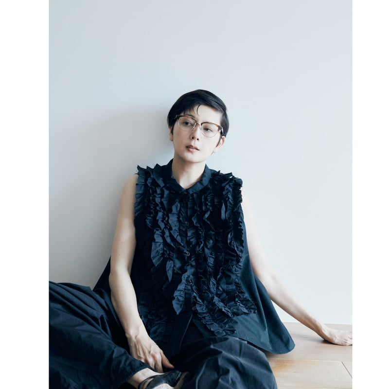 RIFFLE BLOUSE VEST / black | fofofofa