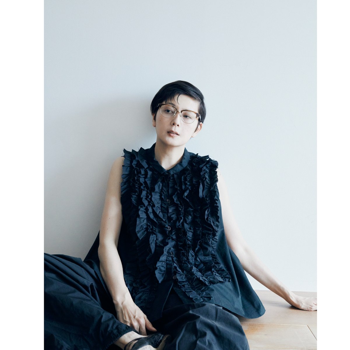 RIFFLE BLOUSE VEST / black | fofofofa