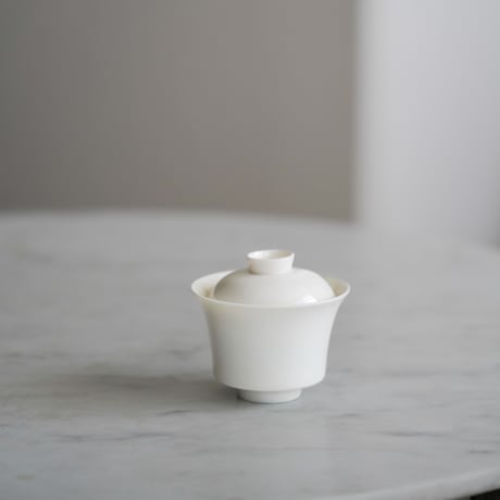 徳化白磁豆蓋碗　Dehua White Porcelain Mini Gaiwan