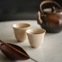 貫入茶盃　Crackle-Glaze Teacup