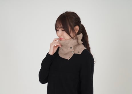日本製　カシミヤ100％ 飾りボタン付きリブスヌード el altoエルアルト MOCHA