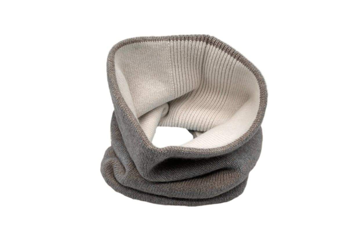 UCHINO カシミア100% ベージュ色 スヌード UCHINO カシミア100% ベージュ色 スヌード