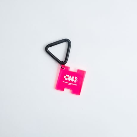 C44／アクリルチャーム（蛍光ピンク）