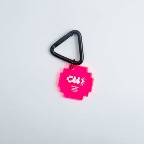 C44／アクリルチャーム（蛍光ピンク）