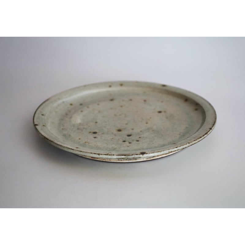 北岡幸士　陶器ピッチャー 北岡 幸士／白化粧 八.五寸皿 a | sumica栖