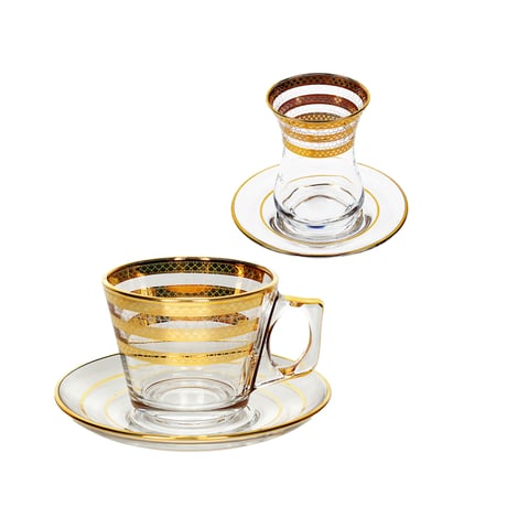 紅茶とコーヒーのカップ