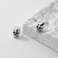 ドクロピアス