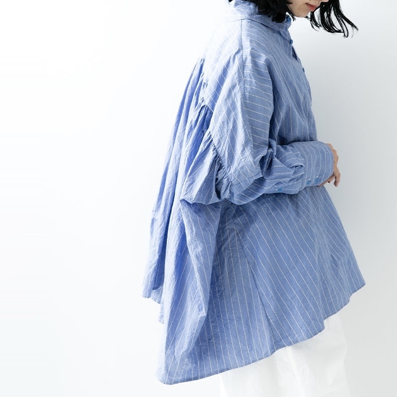 最終値下げVeritecoeur ヴェリテクールVC2419 バックギャザー　白 最終Veritecoeur ヴェリテクールVC2419 バックギャザーシャツ白