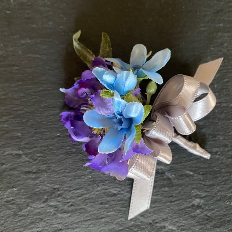 フラワー・ガーデニング corsage no.767 Orchids and Greens Wrist Corsage #11 in Kelowna, BC | Floral