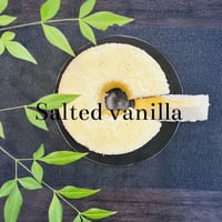 塩バニラシフォンケーキ