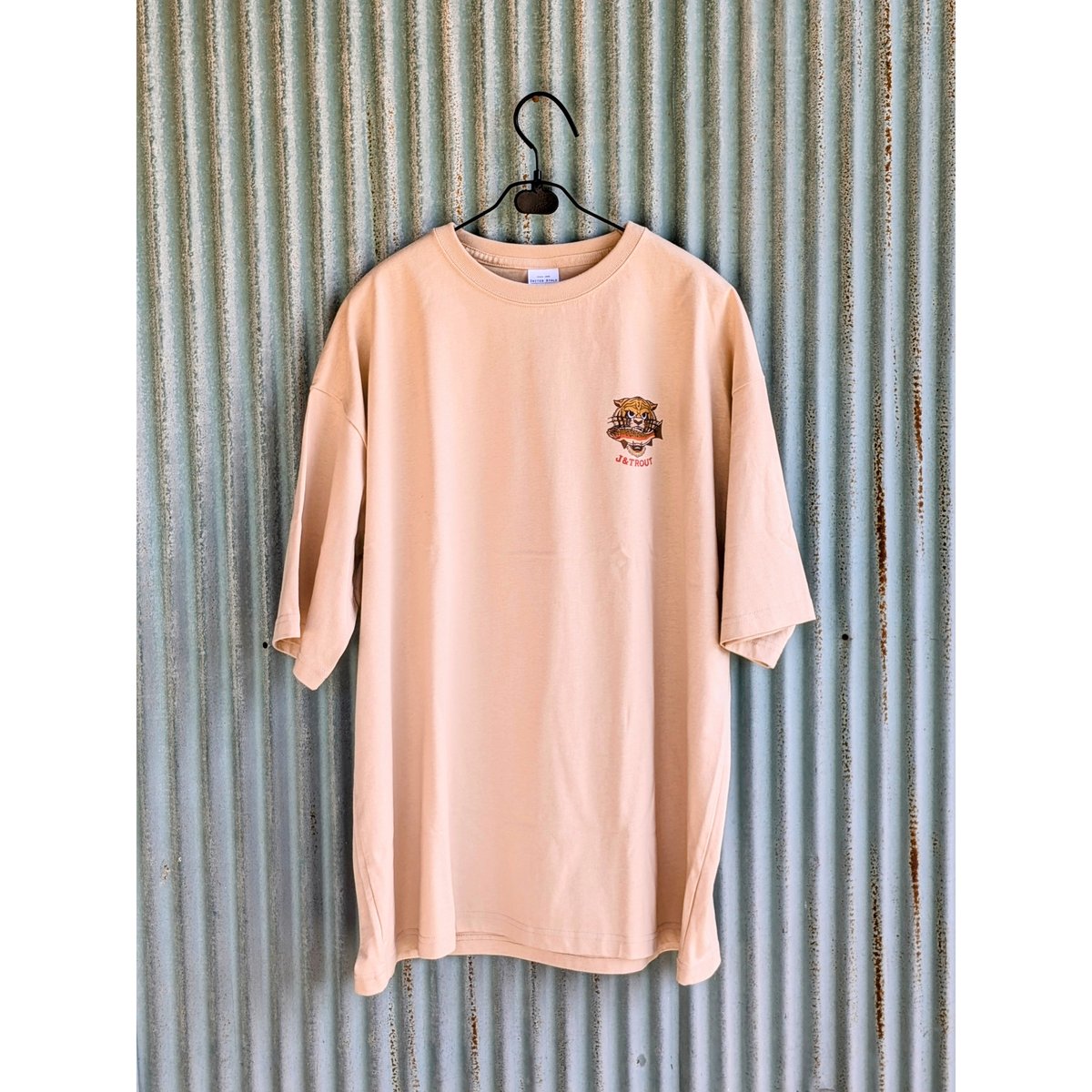 マリアTシャツ（ベージュ) | J＆TROUT