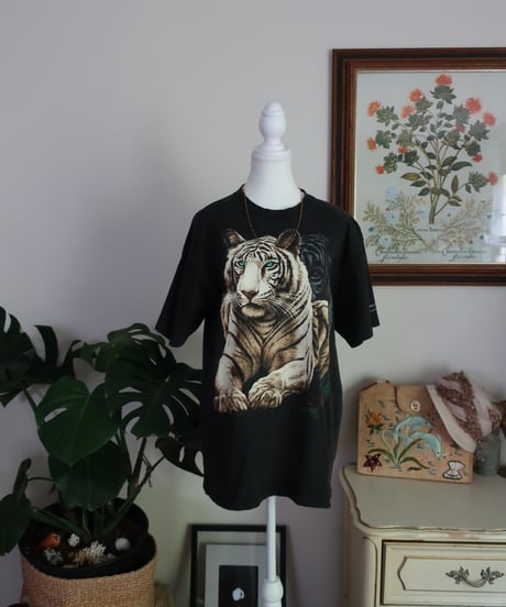 90’s art graphic white tiger T-shirt 🐅🤍