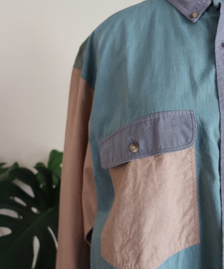 Multi-color block design 90's shirt