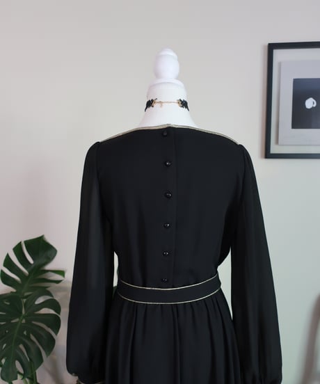 Chiffon gold piping mid dress 🌟UNION LABEL