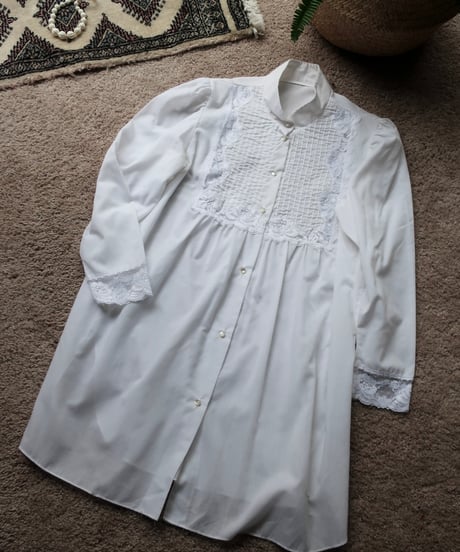 White lace tunic shirt 🕊️
