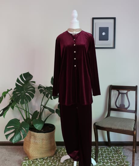 Wine red velvet shirt and pants set👯‍♀️🥀