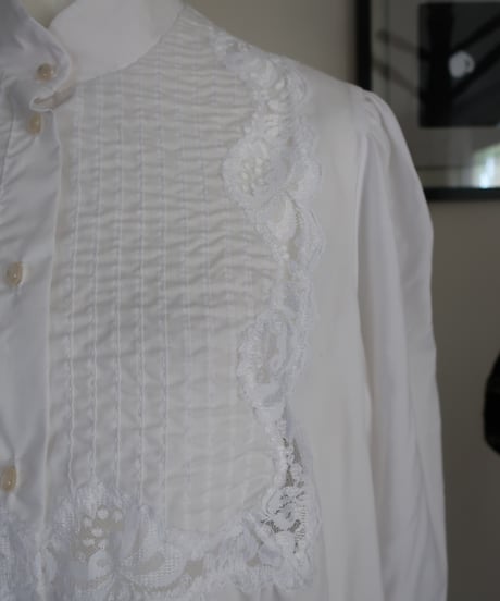 White lace tunic shirt 🕊️