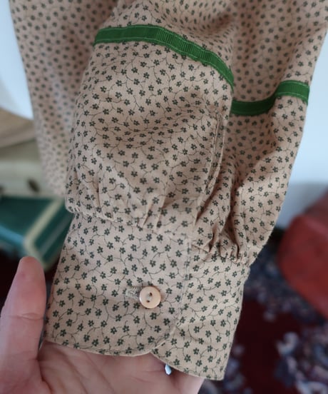 Small flowers ribbon tie shirt❁