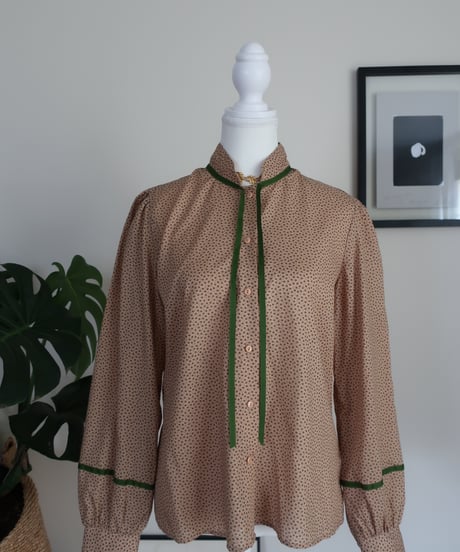 Small flowers ribbon tie shirt❁