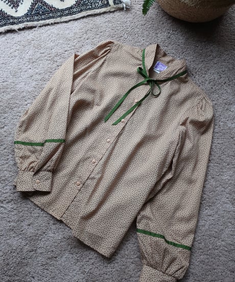 Small flowers ribbon tie shirt❁