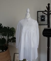 White lace tunic shirt 🕊️