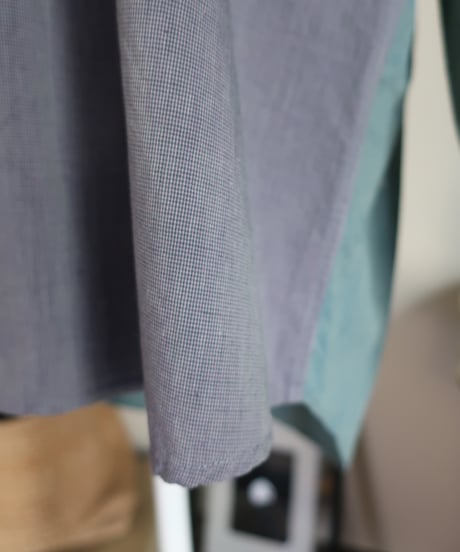 Multi-color block design 90's shirt
