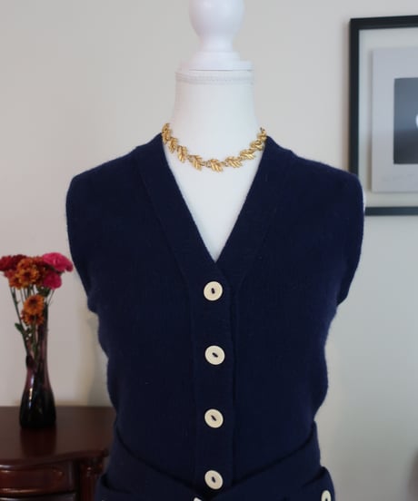 Pure Shetland Wool acrylic buttons sleeveless top🫐