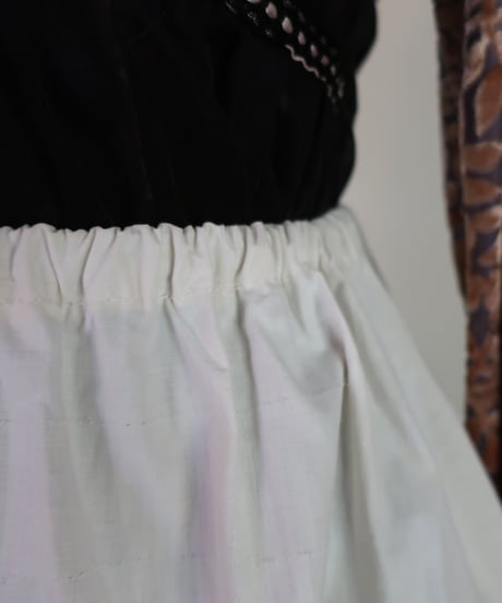 Cotton scalloped lace skirt