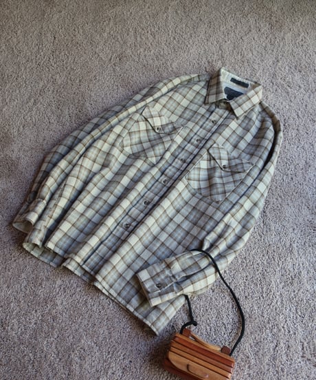 Acryl checked shirt 🏔️