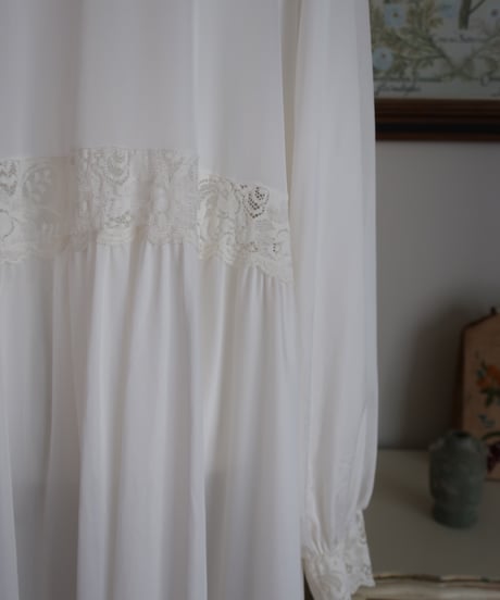 White lace long robe🕊️