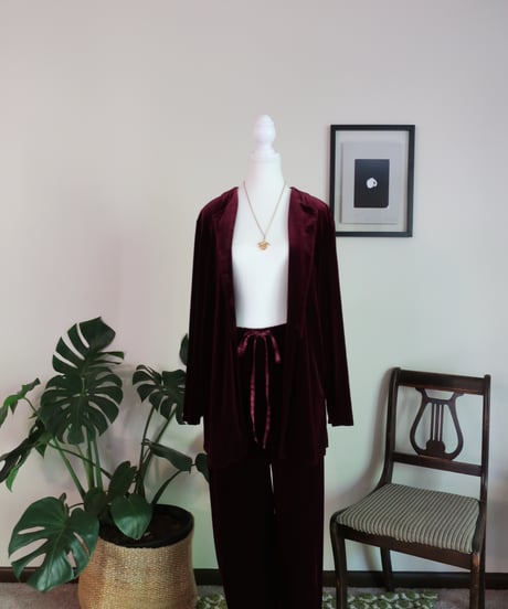 Wine red velvet shirt and pants set👯‍♀️🥀