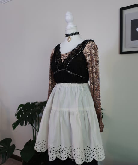 Cotton scalloped lace skirt