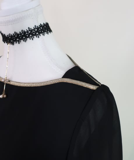 Chiffon gold piping mid dress 🌟UNION LABEL