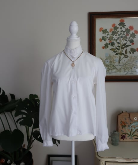 Stand collar lace shirt 𓆸