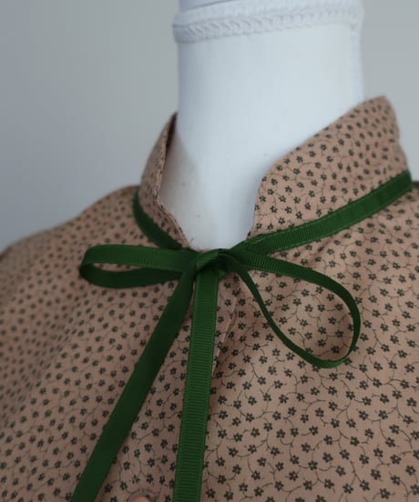 Small flowers ribbon tie shirt❁